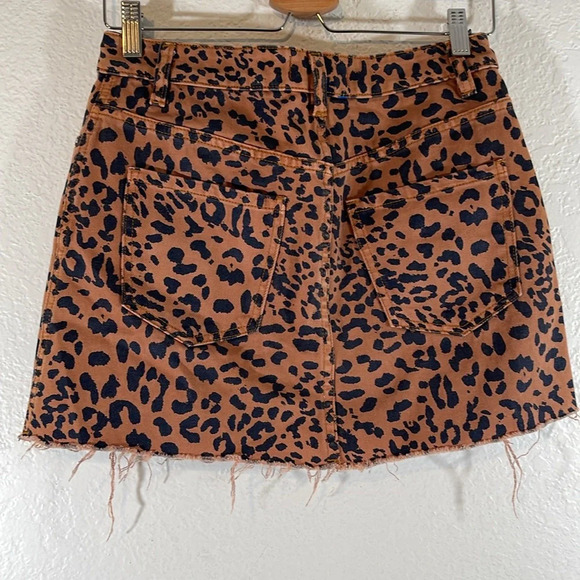FREE PEOPLE WE THE FREE Animal Print Zip It Up Printed Mini Skirt Size 26 - Picture 5 of 13